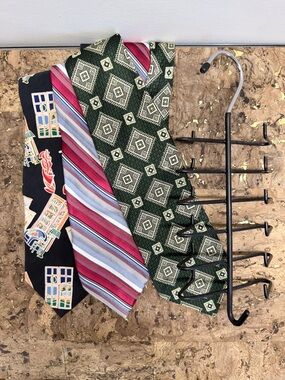 Set of 3 Men's Ties - Navy, Red/Blue Stripe, Green Geometric with Free Tie Rack